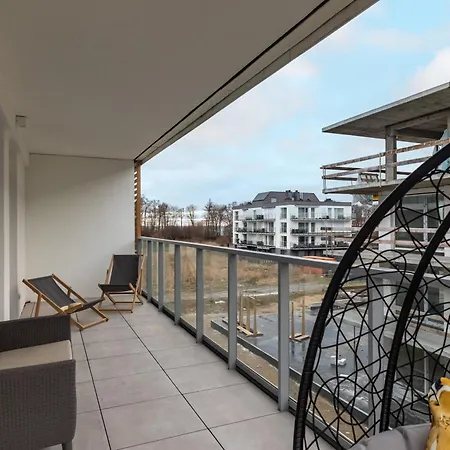 Coast With Large, Furnished Balcony In By Renters Appartamento *