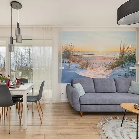 Appartamento Coast With Large, Furnished Balcony In By Renters *