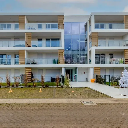 Coast With Large, Furnished Balcony In By Renters Appartamento Gąski